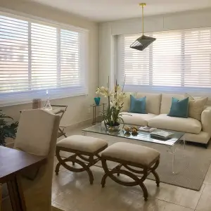 Cortinas Roller Shangri La para privacidad y estilo